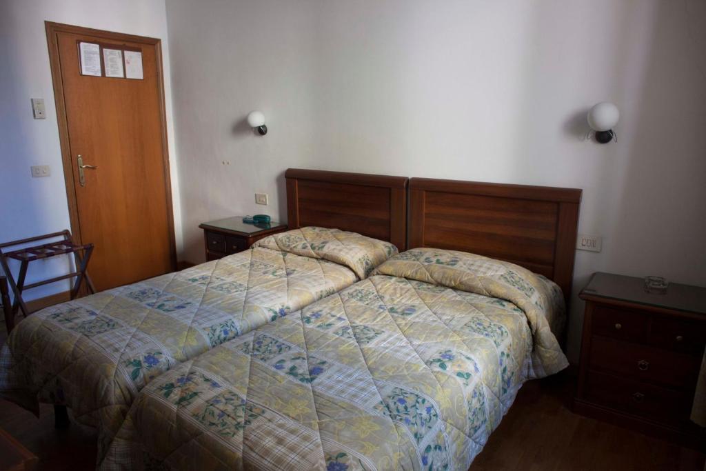 Hotel Savoia E Campana Montecatini Terme Room photo